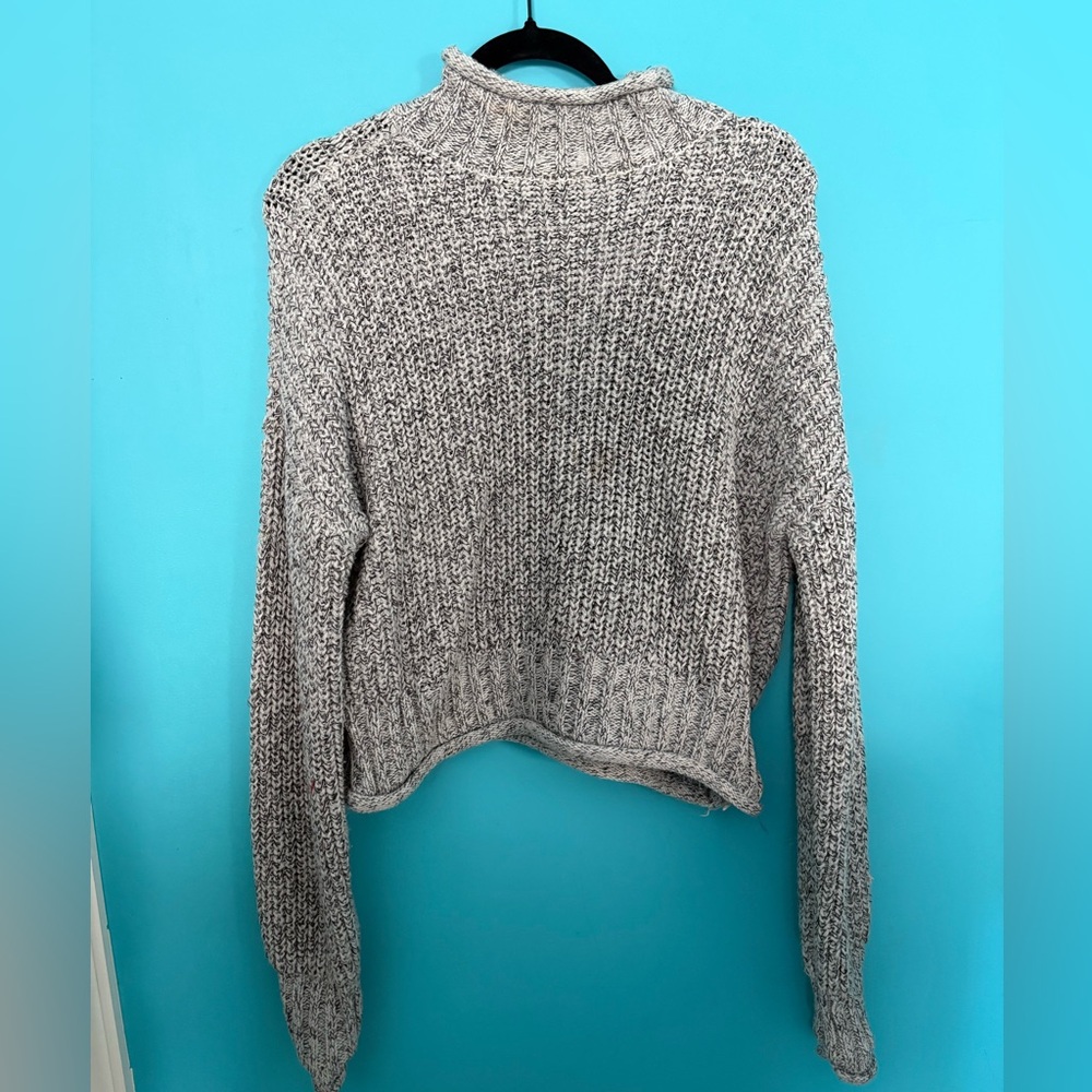 Cropped Gray Knit Turtleneck Sweater